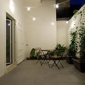 Central Patio , Bari Włochy