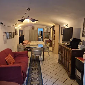 Giada , Bari Włochy